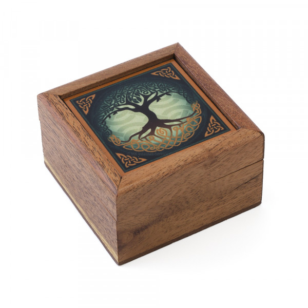 Kleine Holzbox mit Baum des Lebens